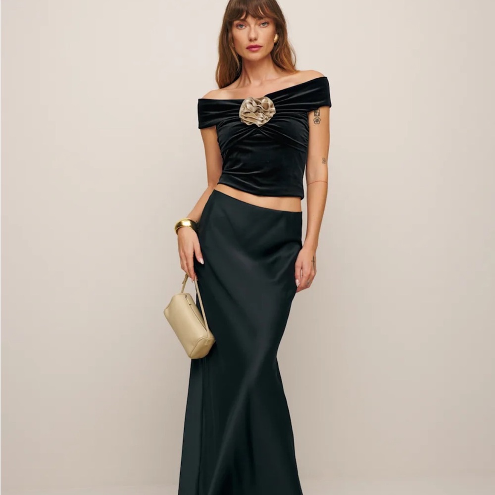 Elegant Black Skirt